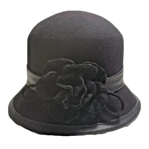 SWAN HAT | Accessories | Womens Wool Swan Hat New York 2s 